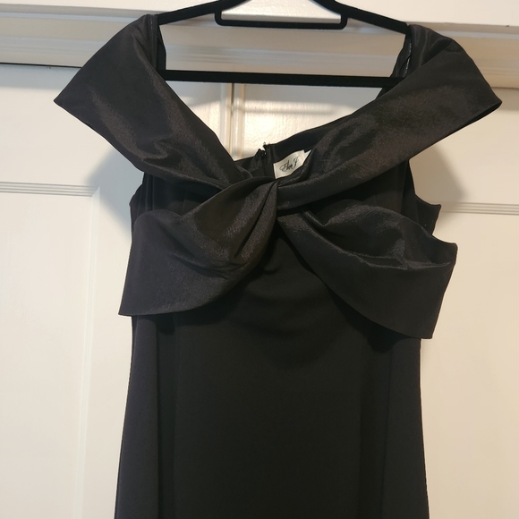 ELIZA J, Satin-Bow Off-The-Shoulder Gown, Size 18 - Picture 9 of 16